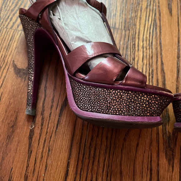 Vintage YSL Tribute RARE Platform Stingray T Strap 5.5 - Picture 5 of 14